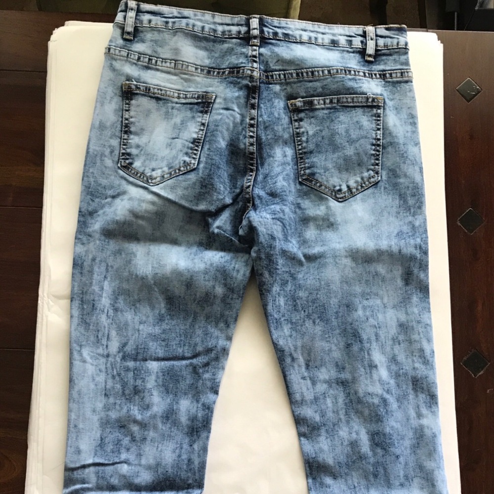 Ripped Acid Washed Distressed Jeans - Picture 6 of 8